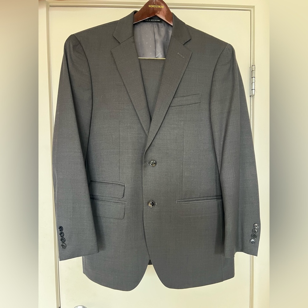 Perry Ellis Men's Dark Gray/Charcoal Suit